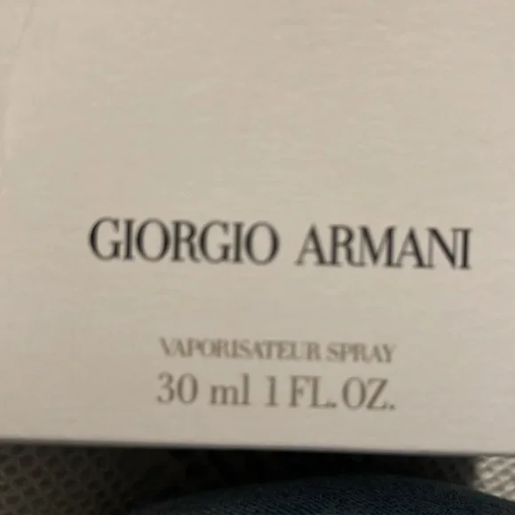 Giorgio Armani 1 full Oz of light di Gioia de parfum - Picture 5 of 6